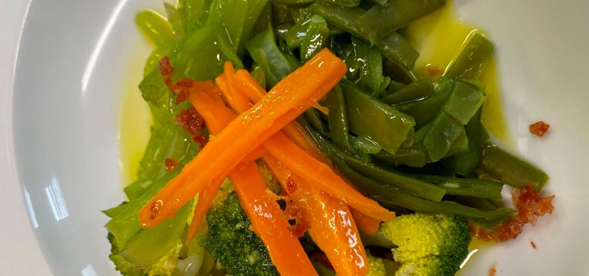 Plato de verduras aldentes